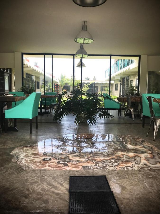 צ'ולולה Calido Cosmos Hotel מראה חיצוני תמונה